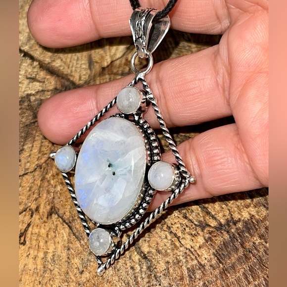 Beautiful Set of Rainbow Moonstone Pendant & Earrings - Picture 6 of 11